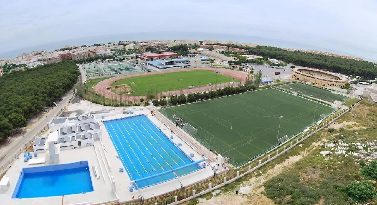 Semi-Detached Adosado Con Encanto -130 M2 - Wifi 600 Mb - Piscina Comunitaria - Patio Privado Torremolinos Espagne