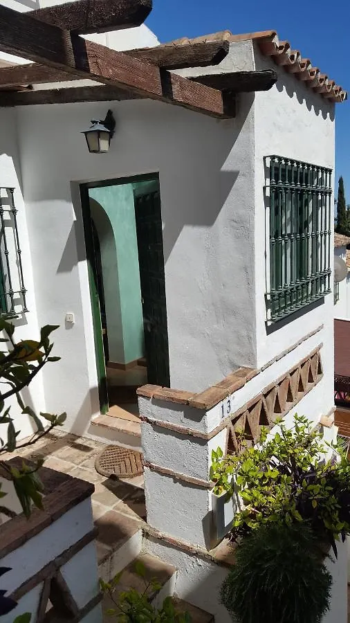 Semi-Detached Adosado Con Encanto -130 M2 - Wifi 600 Mb - Piscina Comunitaria - Patio Privado Torremolinos 0*,  Spain