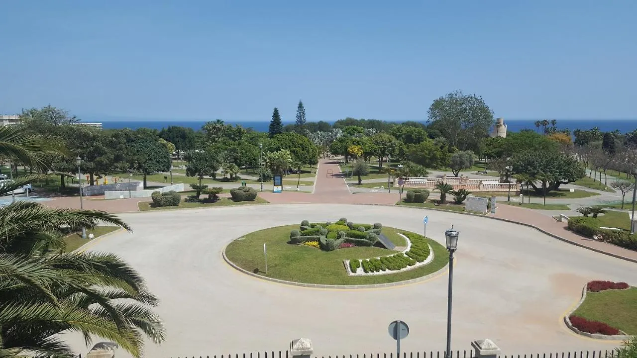 Apartment Semi-Detached Adosado Con Encanto -130 M2 - Wifi 600 Mb - Piscina Comunitaria - Patio Privado Torremolinos